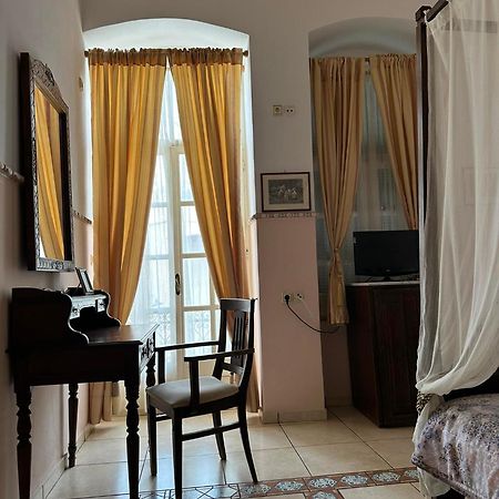 Monte Kristo Otel Ermoupoli Dış mekan fotoğraf