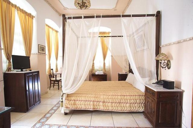 Monte Kristo Otel Ermoupoli Dış mekan fotoğraf