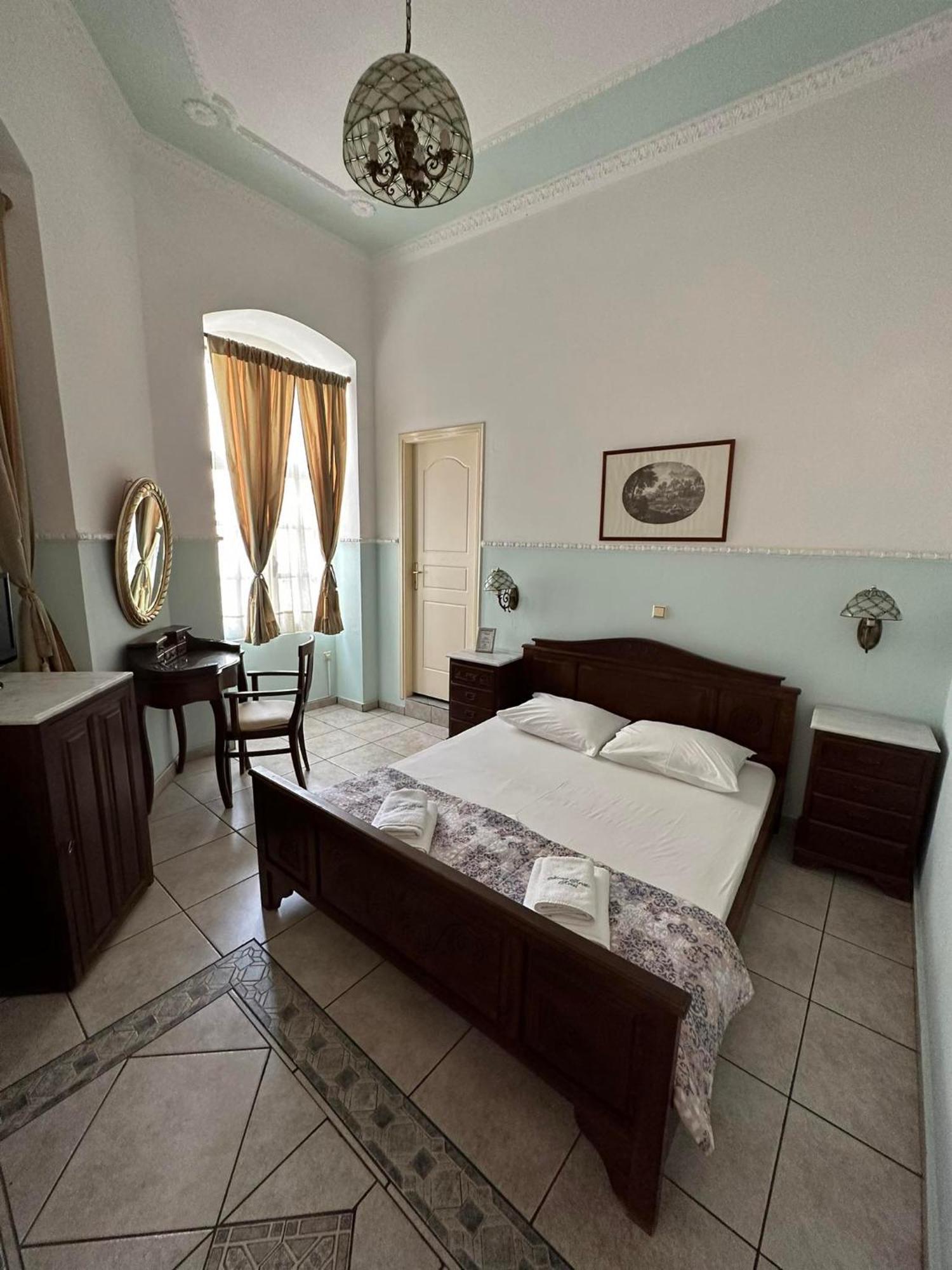 Monte Kristo Otel Ermoupoli Dış mekan fotoğraf