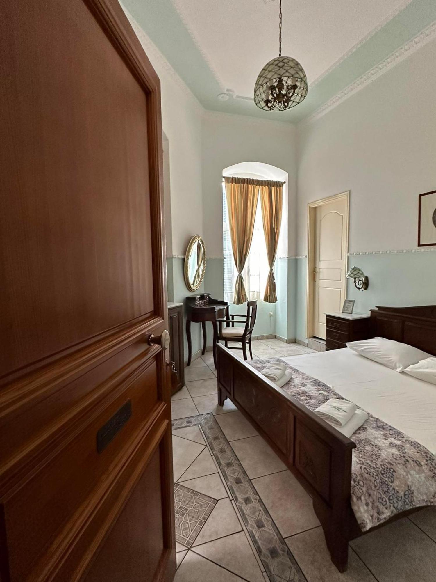 Monte Kristo Otel Ermoupoli Dış mekan fotoğraf