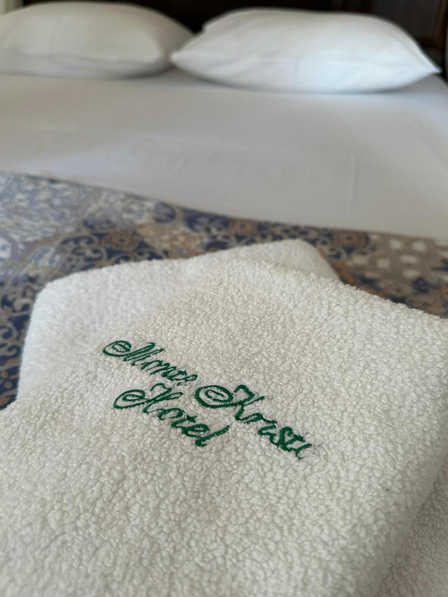 Monte Kristo Otel Ermoupoli Dış mekan fotoğraf
