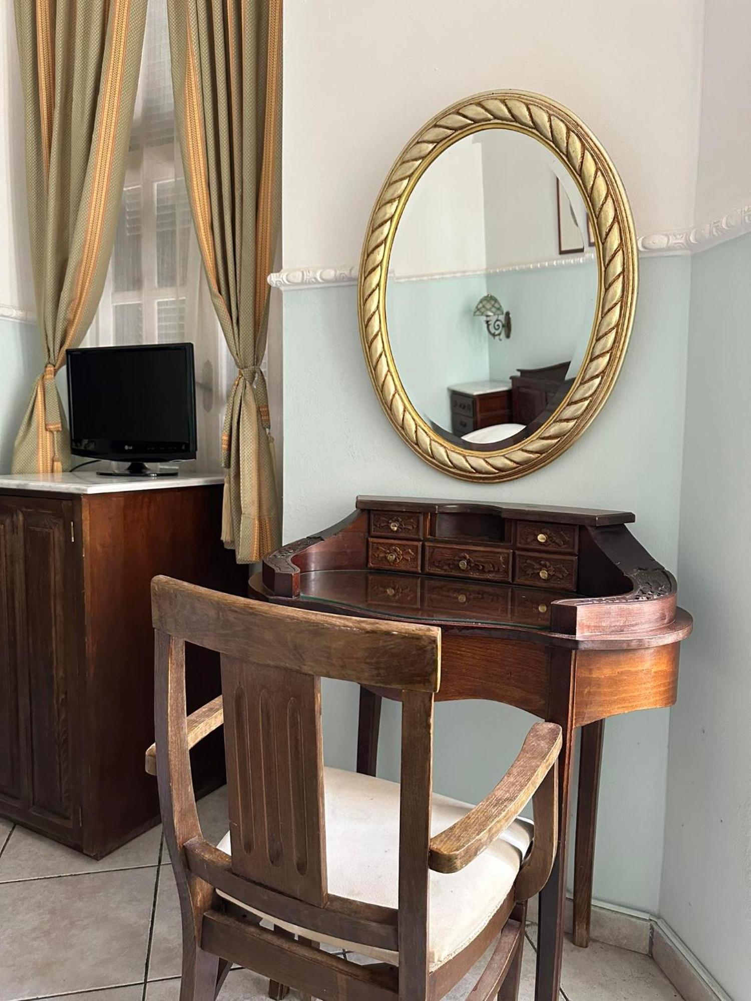 Monte Kristo Otel Ermoupoli Dış mekan fotoğraf